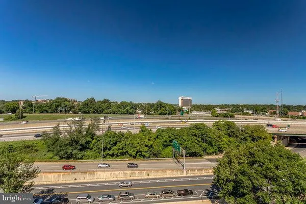 $2,250 | 1300 Army Navy Drive, Unit 511, Arlington, VA 22202