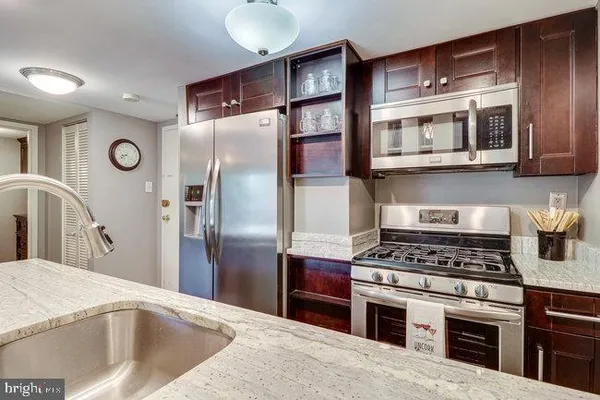 $2,250 | 1300 Army Navy Drive, Unit 511, Arlington, VA 22202