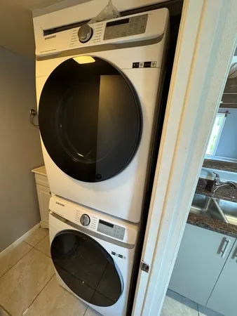$179,990 | 420 Meadow Green Lane, Round Lake Beach, IL 60073