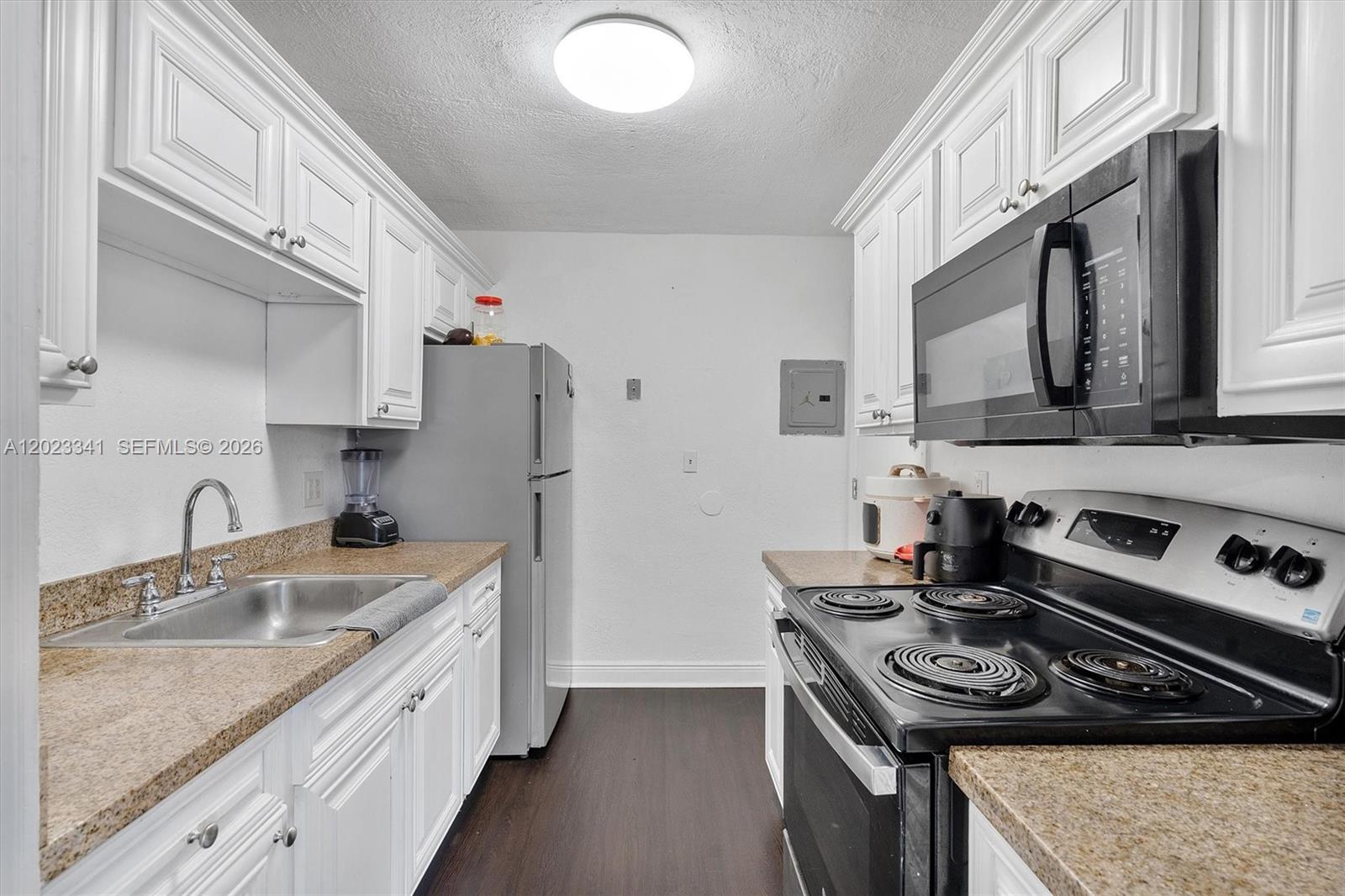 7232 Southwest 94th Place, Unit E6 Miami, FL 33173 - Photo 12 of 13