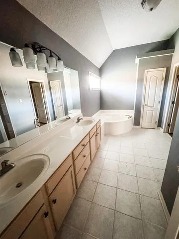 $2,400 | 284 Holly Cove, Collierville, TN 38017