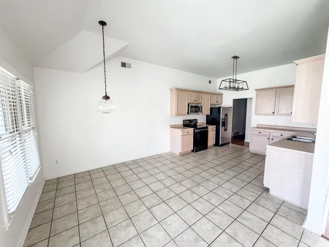 $2,400 | 284 Holly Cove, Collierville, TN 38017