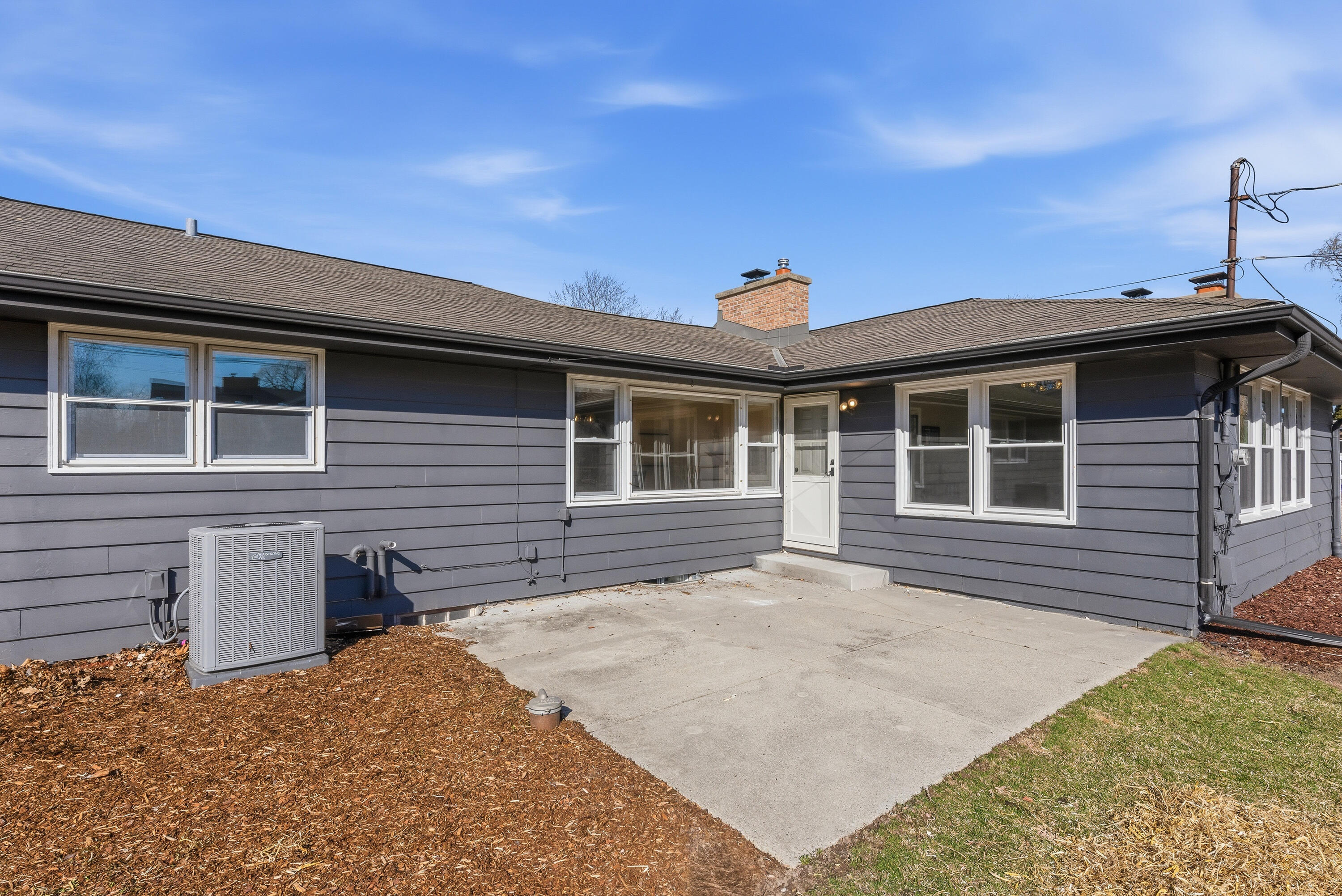 9032 North Regent Road Bayside, WI 53217 - Photo 25 of 30 Patio