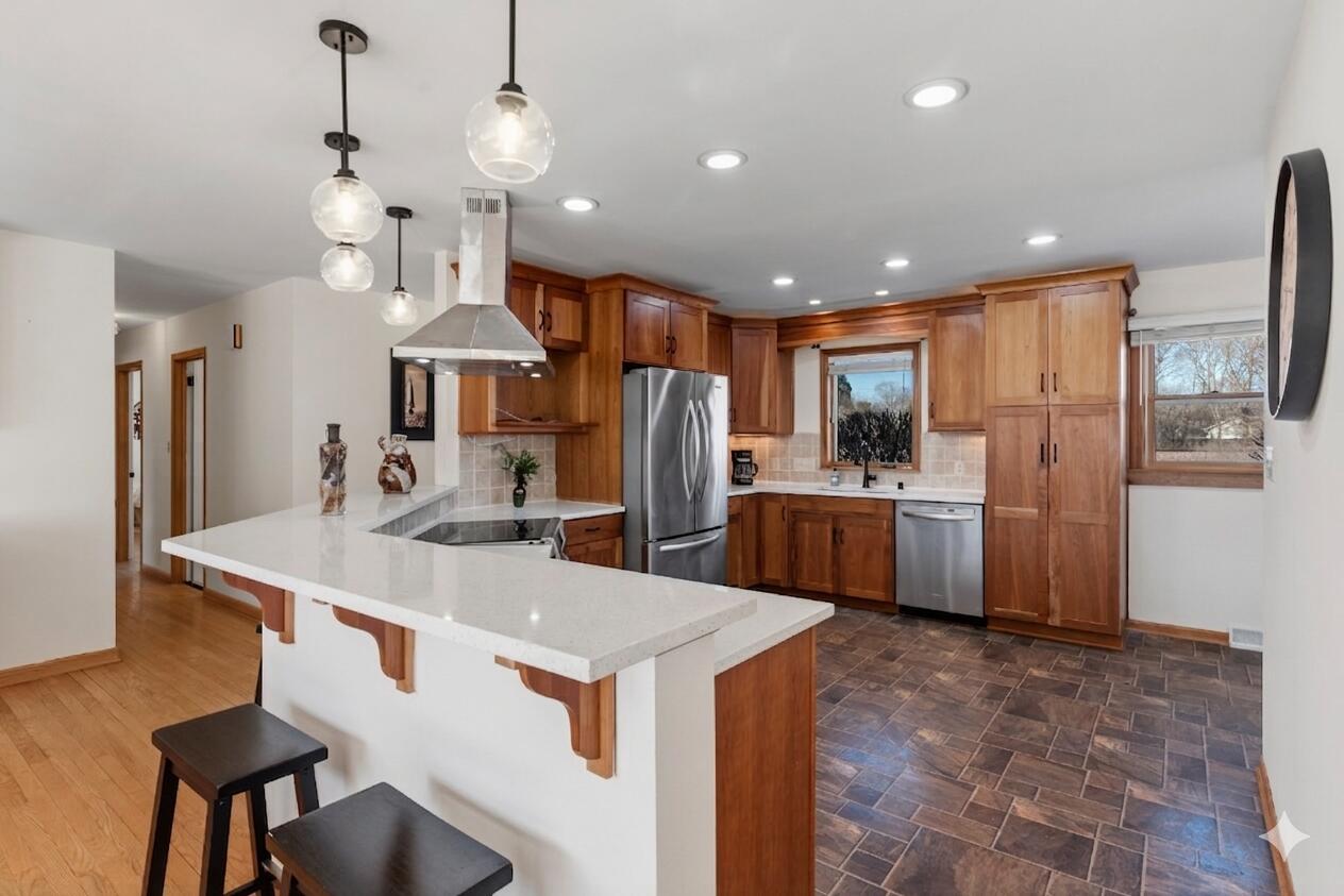 9032 North Regent Road Bayside, WI 53217 - Photo 4 of 30 Kitchen