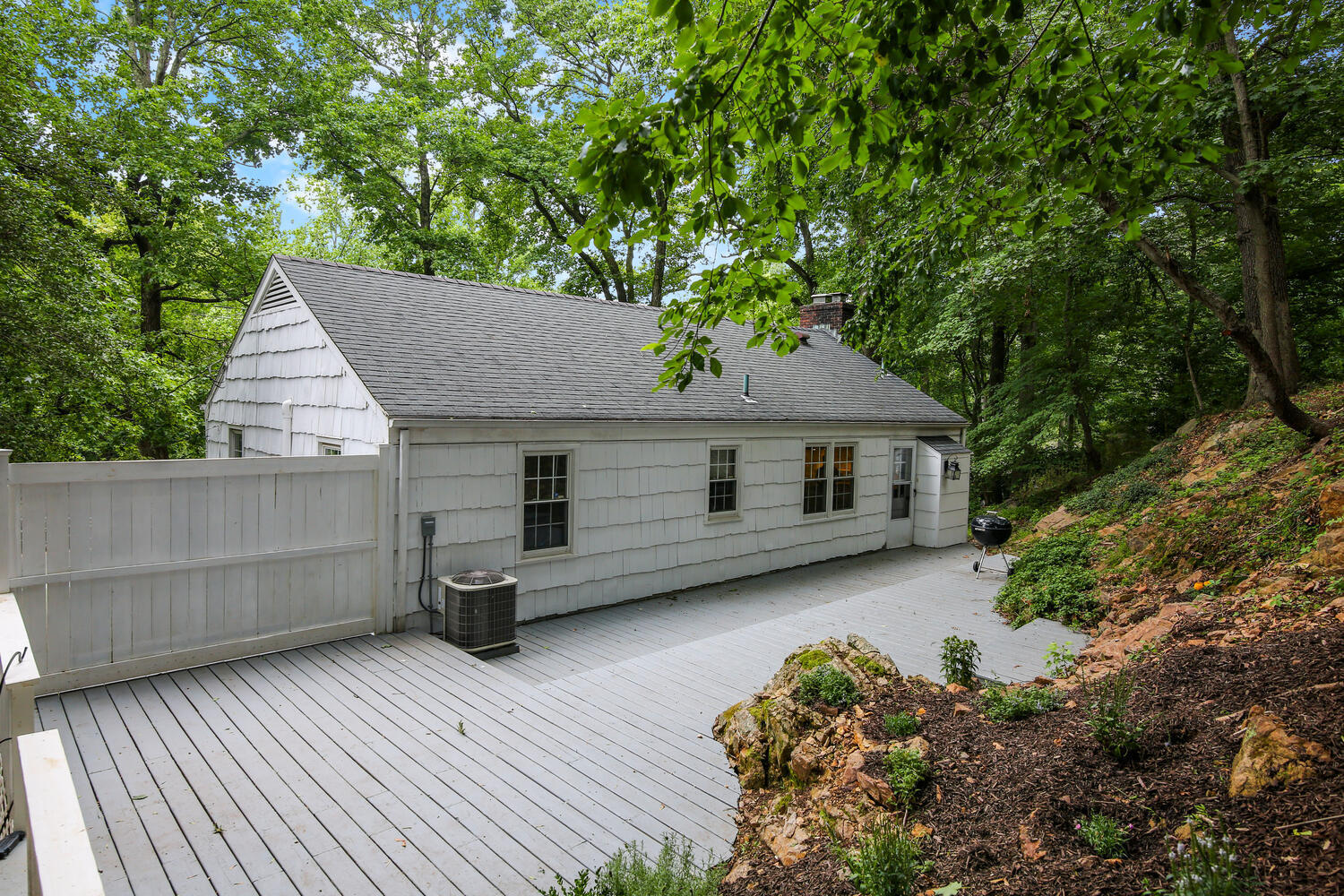 210 Tokeneke Road Darien, CT 06820 - Photo 21 of 24 a house view with a garden