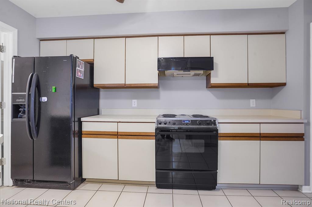 23085 Farmington Road Farmington, MI 48336 - Photo 11 of 31 Gallery Image 11