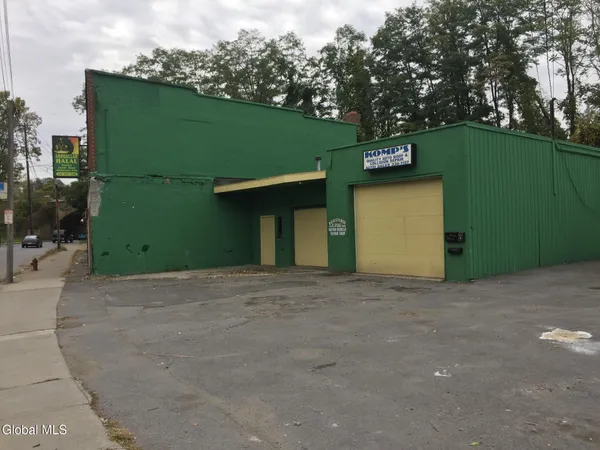 $350,000 | 814 Broadway, Schenectady, NY 12305