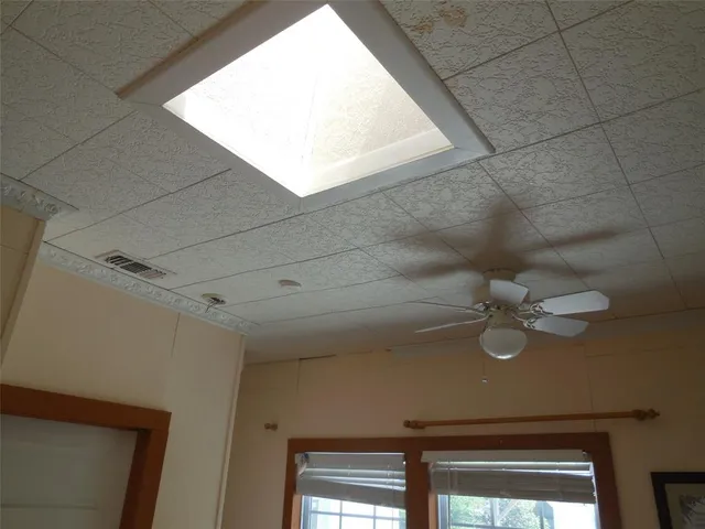 a view of a window in an empty room