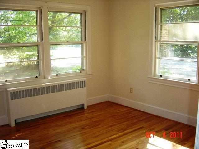 312 South Watson Road Taylors, SC 29687 - Photo 3 of 12 Gallery Image 3