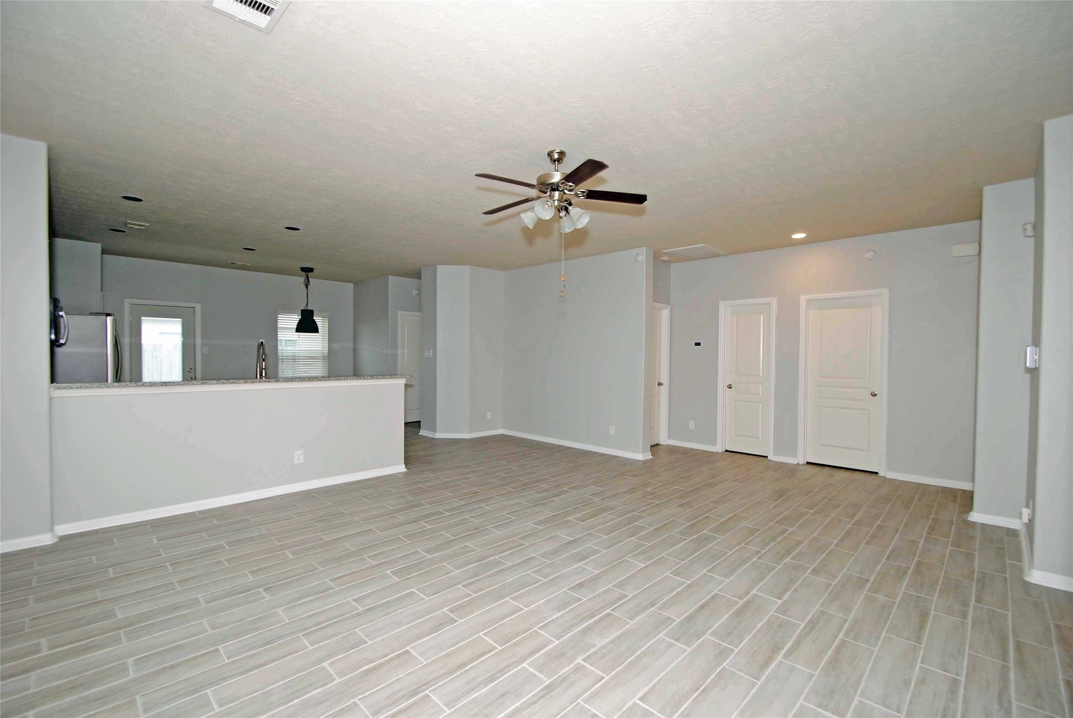 7019 Hazelnut Lane Baytown, TX 77521 - Photo 8 of 29