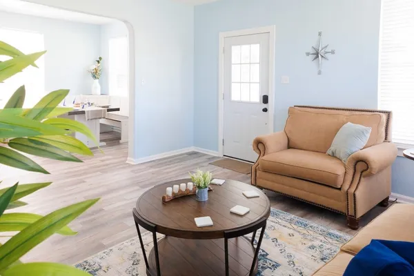 $2,300 | 5801 Avenue S 1/2, Galveston, TX 77551