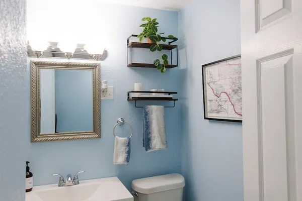 $2,300 | 5801 Avenue S 1/2, Galveston, TX 77551