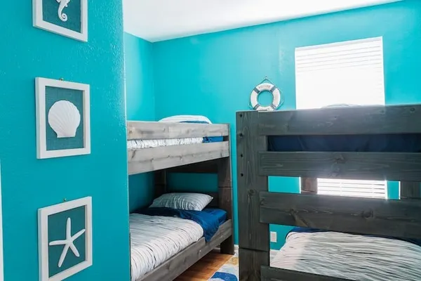 $2,300 | 5801 Avenue S 1/2, Galveston, TX 77551