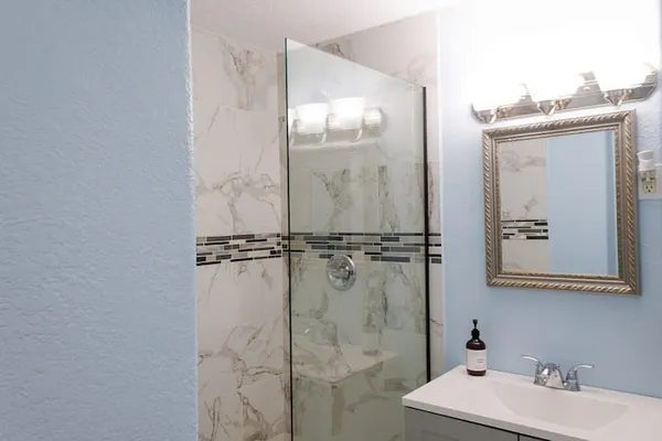 $2,300 | 5801 Avenue S 1/2, Galveston, TX 77551