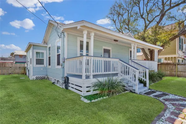 $2,300 | 5801 Avenue S 1/2, Galveston, TX 77551