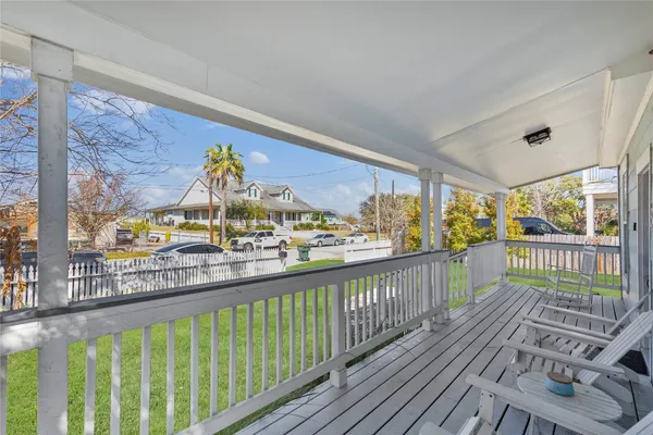 $2,300 | 5801 Avenue S 1/2, Galveston, TX 77551