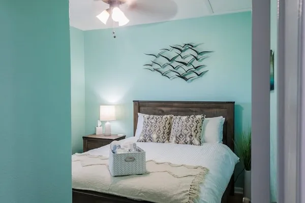 $2,300 | 5801 Avenue S 1/2, Galveston, TX 77551