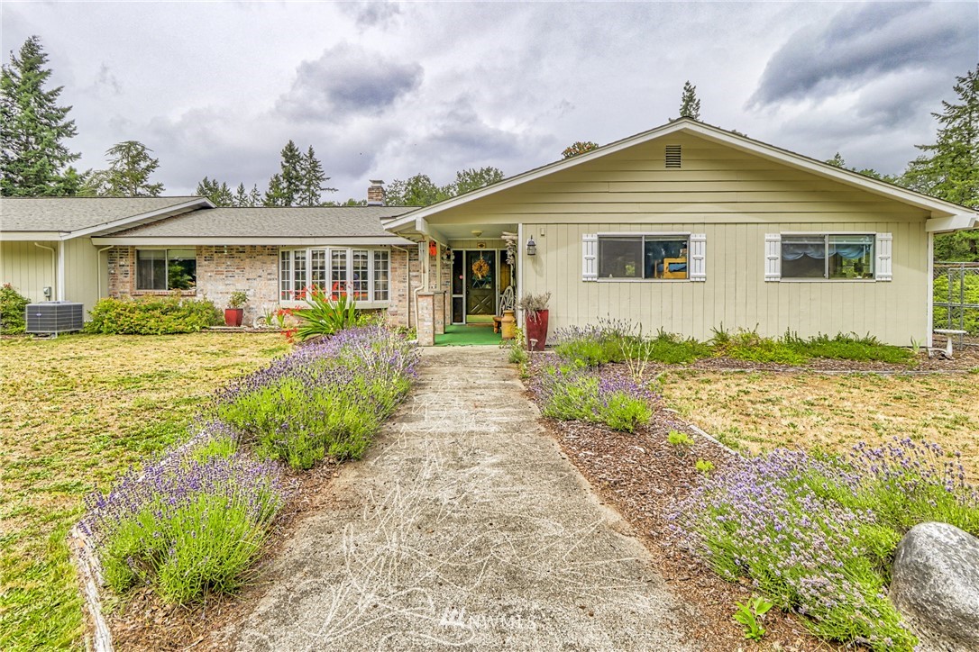 11804 Vail Road Southeast Yelm, WA 98597 - Photo 4 of 25 Gallery Image 4