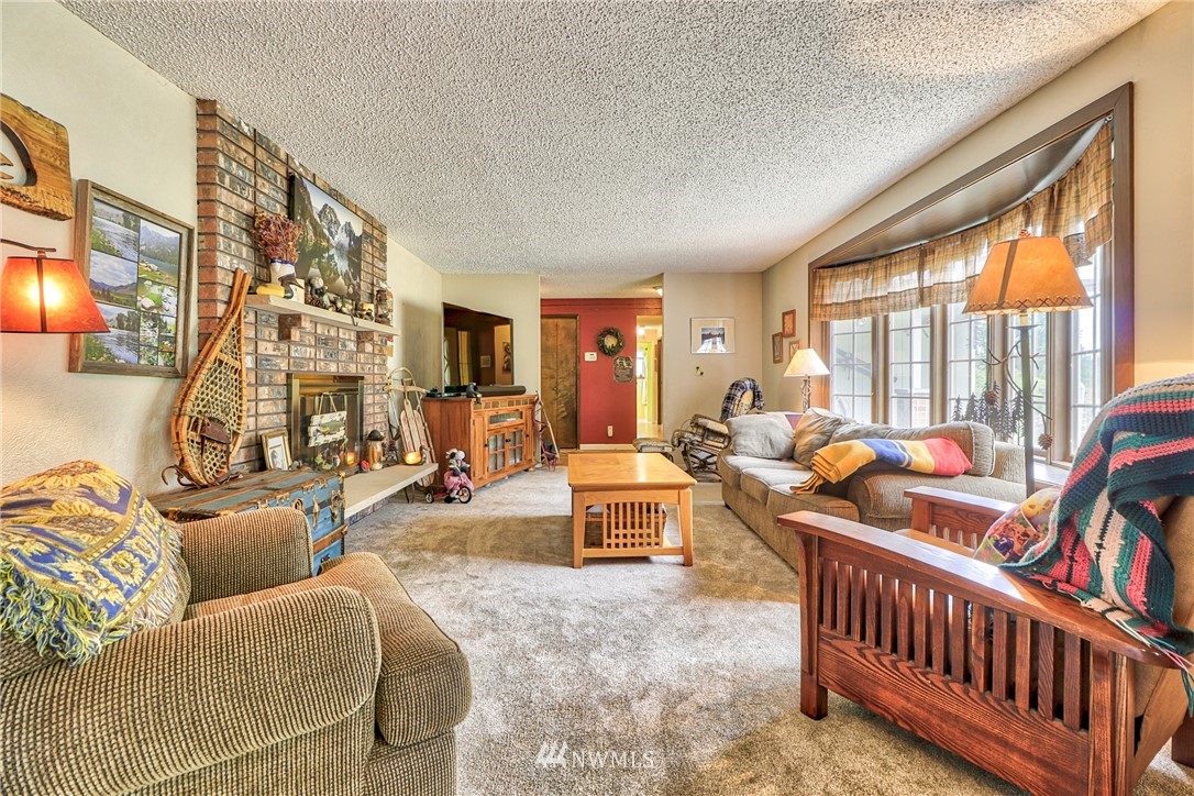 11804 Vail Road Southeast Yelm, WA 98597 - Photo 5 of 25 Gallery Image 5