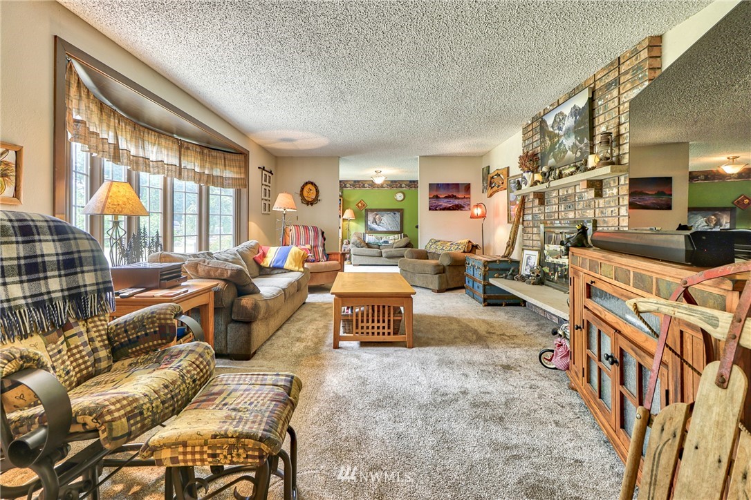 11804 Vail Road Southeast Yelm, WA 98597 - Photo 6 of 25 Gallery Image 6