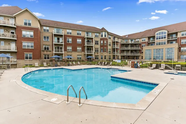 $725,000 | 4100 South Lake Drive, Unit 119, St. Francis, WI 53235