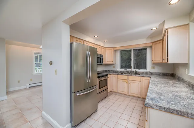 $375,250 | 31 Oakwood Drive, Unit 31, Hallowell, ME 04347