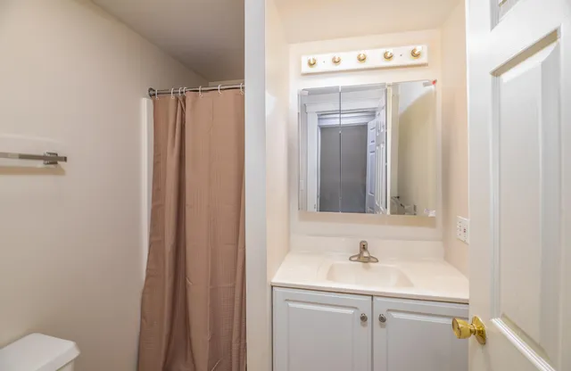 $375,250 | 31 Oakwood Drive, Unit 31, Hallowell, ME 04347