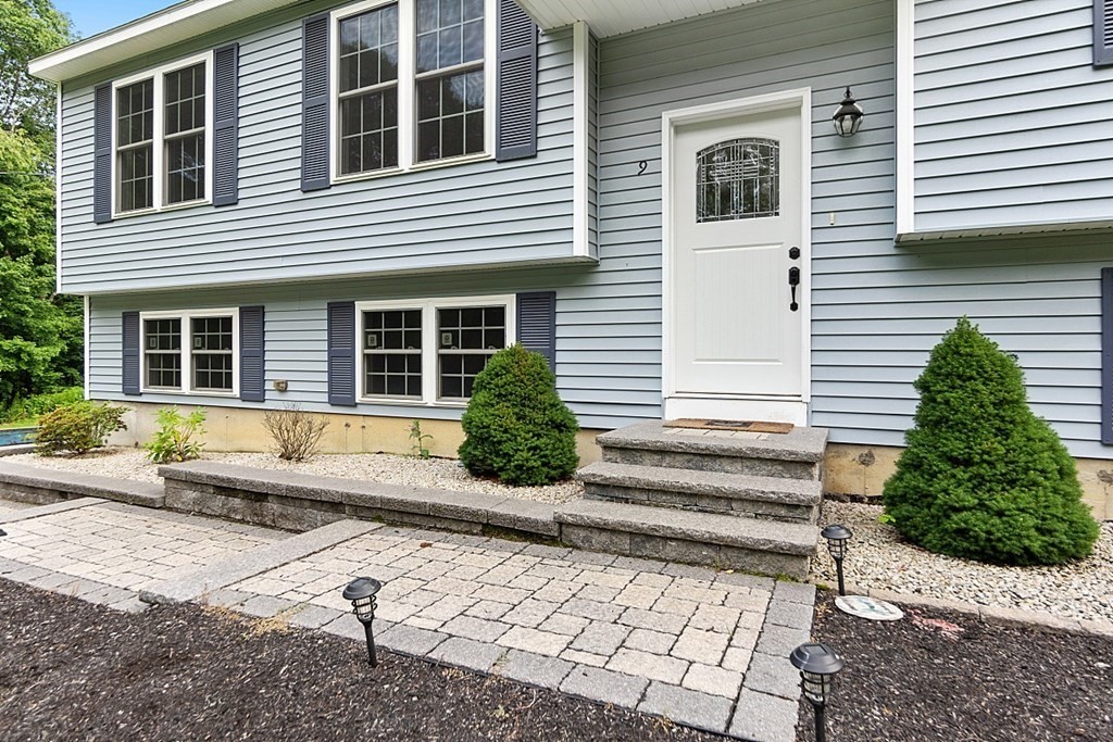 9 Flint Road Charlton, MA 01507 - Photo 3 of 33 Gallery Image 3