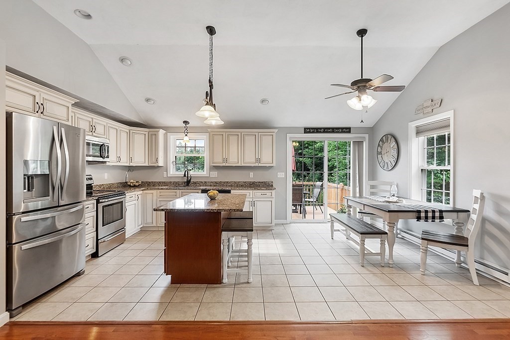 9 Flint Road Charlton, MA 01507 - Photo 4 of 33 Gallery Image 4