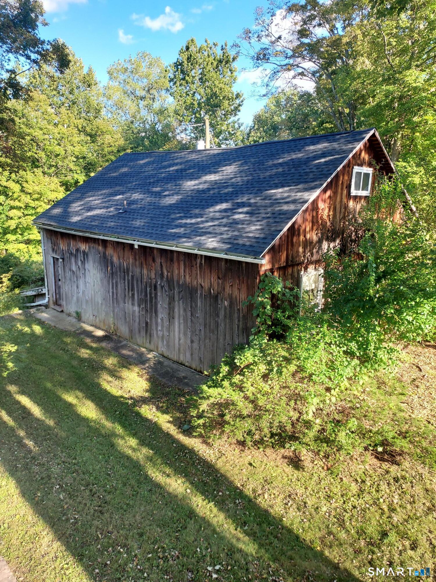 329 Kent Road New Milford, CT 06776 - Photo 11 of 32