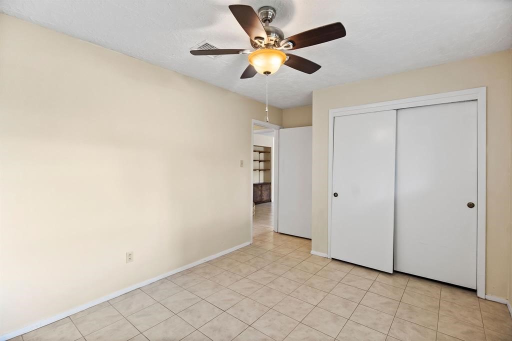 9718 Shady Tree Lane Houston, TX 77086 - Photo 17 of 26