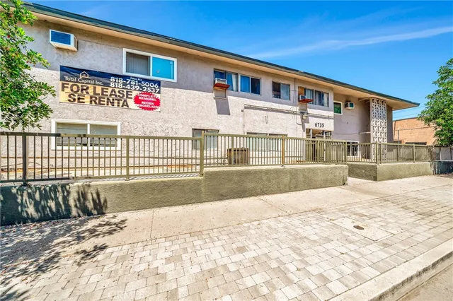 $1,800 | 6735 Elmer Avenue, Unit 19, North Hollywood, CA 91606