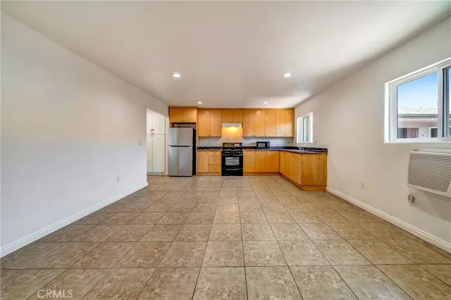 $1,800 | 6735 Elmer Avenue, Unit 19, North Hollywood, CA 91606