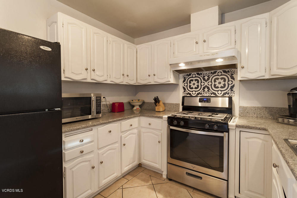 4249 Helene Street Simi Valley, CA 93063 - Photo 5 of 15 Helene_Low-9