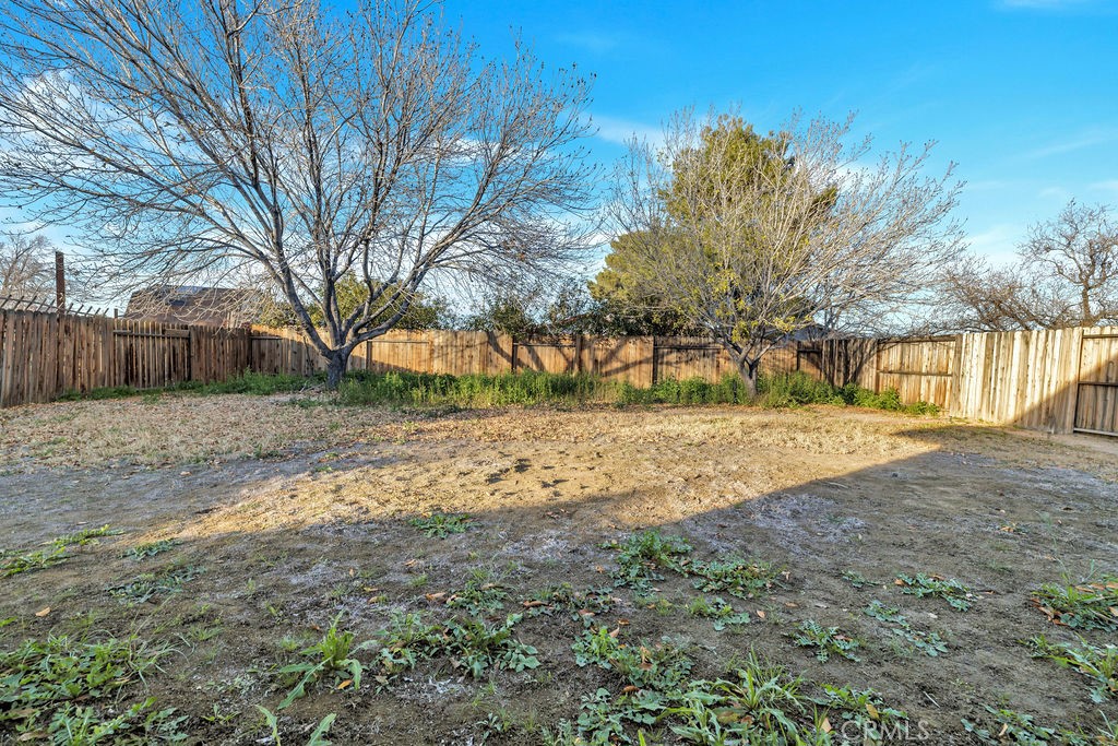 604 East Wilson Avenue Ridgecrest, CA 93555 - Photo 39 of 42