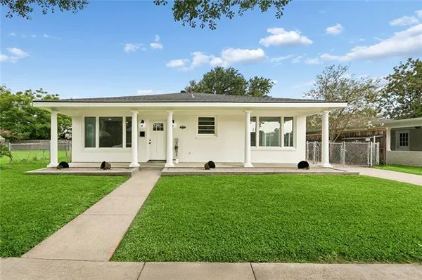$369,900 | 6735 West Magnolia Boulevard, Harahan, LA 70123