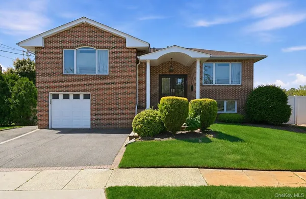 $1,325,000 | 2998 Joyce Lane, Merrick, NY 11566