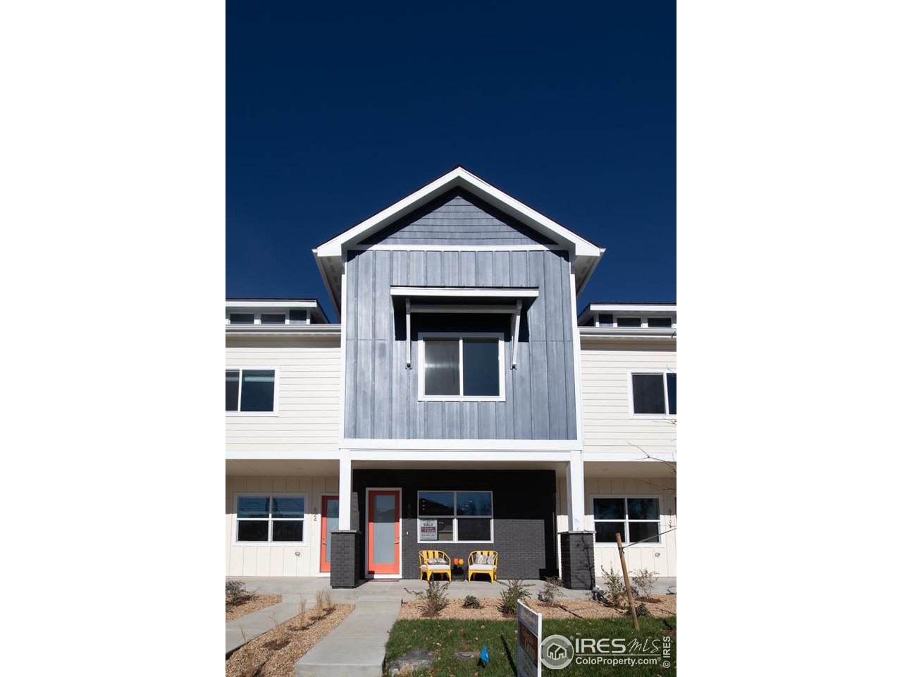 1530 South Terry Street Longmont, CO 80501 - Photo 21 of 21 a view of an chairs and table in the balcony