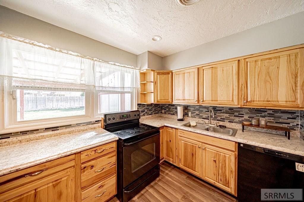 1040 Everett Avenue Pocatello, ID 83201 - Photo 14 of 37