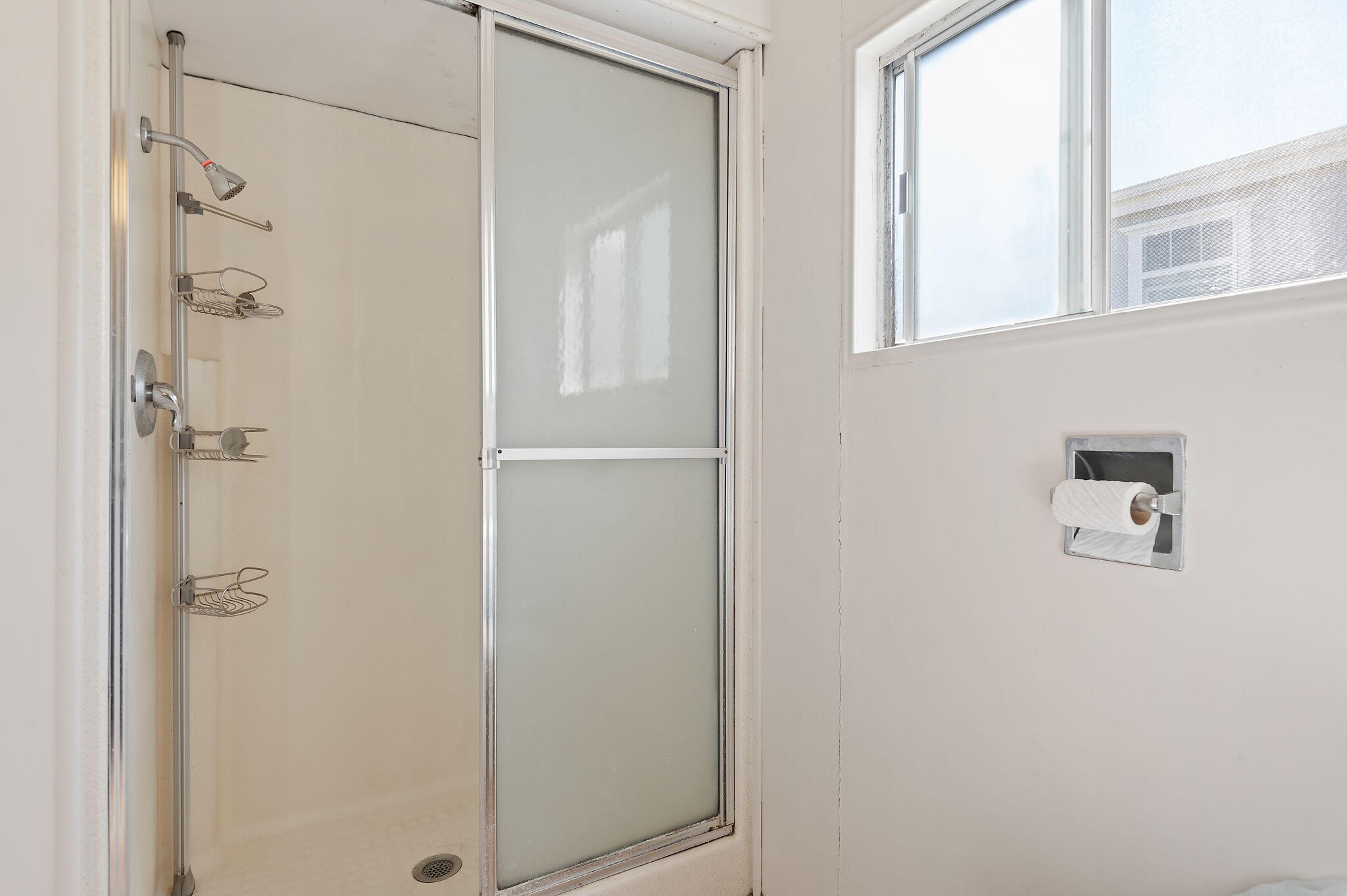 30 Winchester Canyon Road, Unit 51 Goleta, CA 93117 - Photo 12 of 19 12-web-or-mls-12 - Primary Bathroom