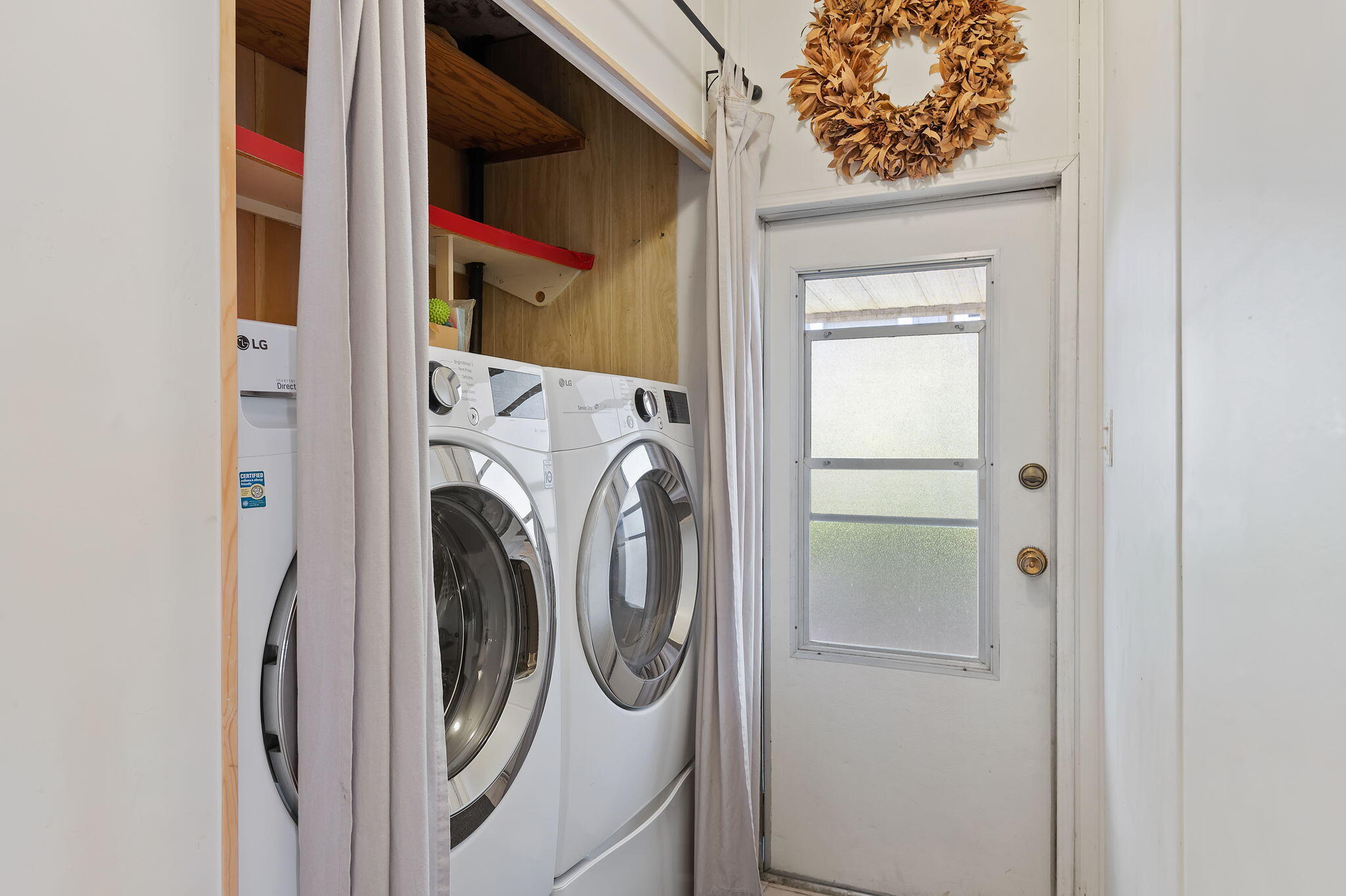 30 Winchester Canyon Road, Unit 51 Goleta, CA 93117 - Photo 14 of 19 15-web-or-mls-15 - Laundry