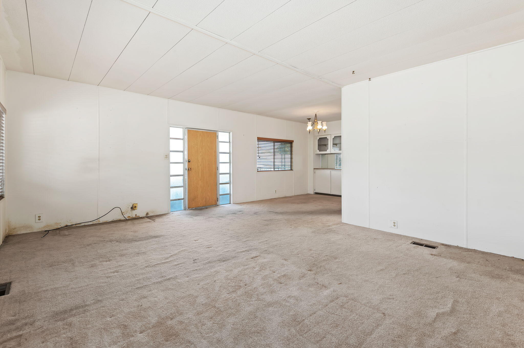 30 Winchester Canyon Road, Unit 51 Goleta, CA 93117 - Photo 7 of 19 7-web-or-mls-07 - Living Room