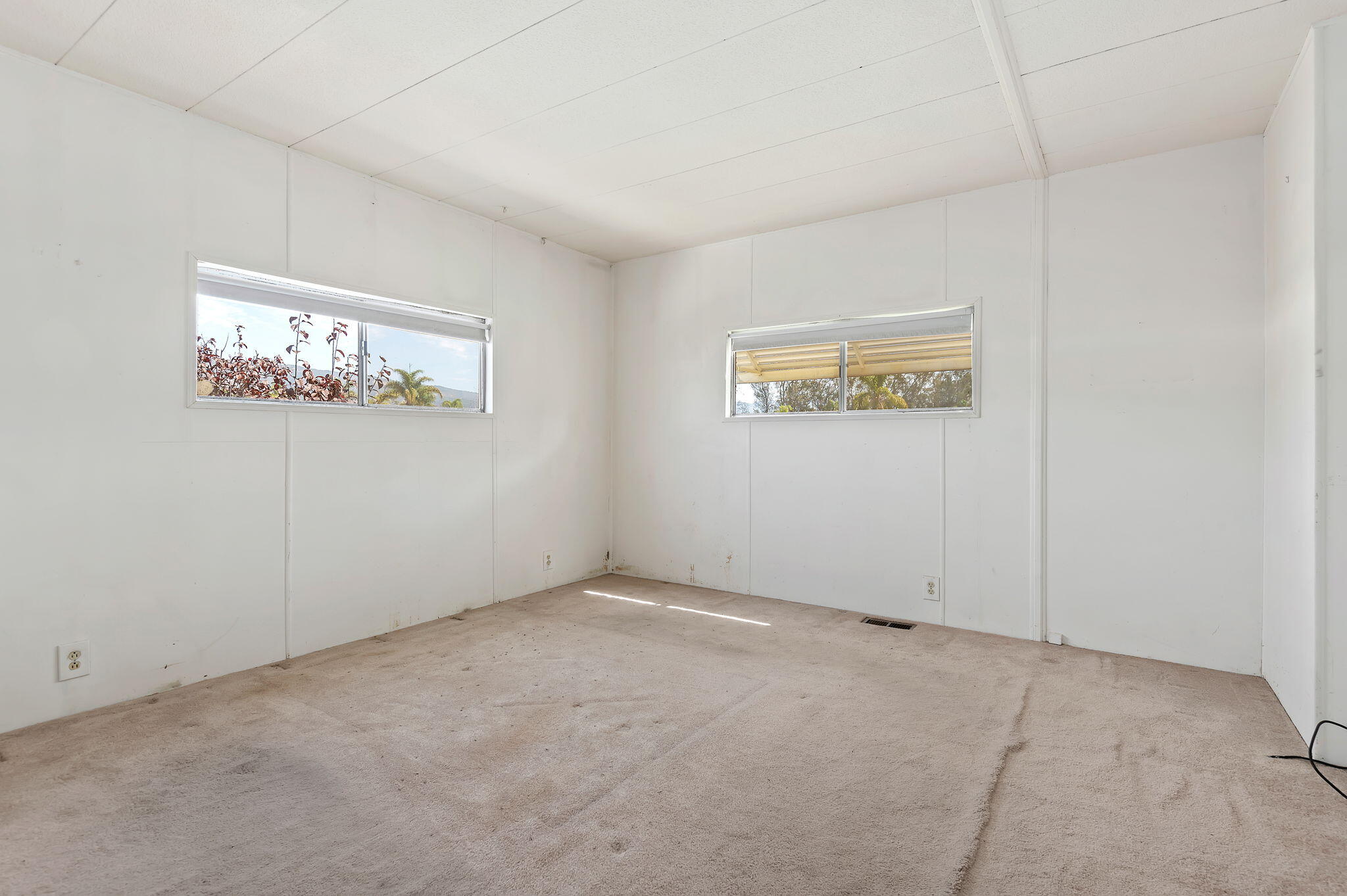 30 Winchester Canyon Road, Unit 51 Goleta, CA 93117 - Photo 10 of 19 10-web-or-mls-10 - Primary Bedroom