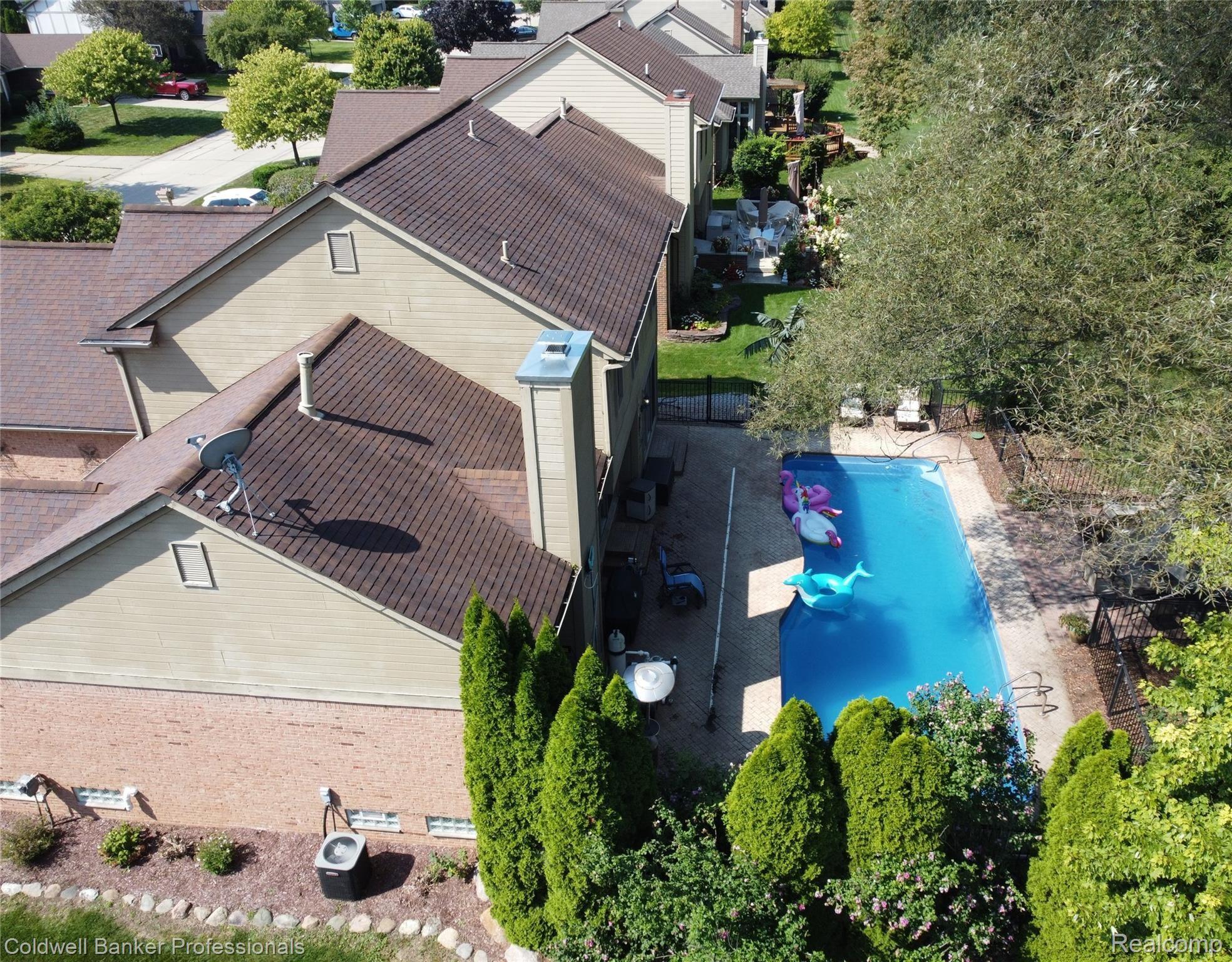 523 Buttercup Drive Rochester, MI 48307 - Photo 26 of 29 Photo_6553777_DJI_177_jpg_5466201_0_202197121310_photo_original (1).jpg