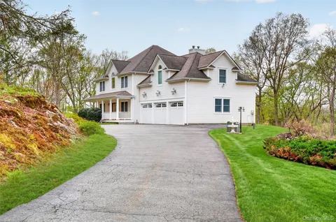 $995,000 | 55 Twilight Lane, Putnam Valley, NY 10579