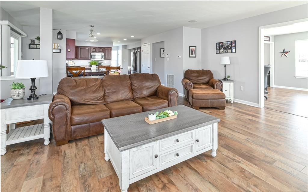 153 Lori Road Gibsonia, PA 15044 - Photo 7 of 25 Gallery Image 7