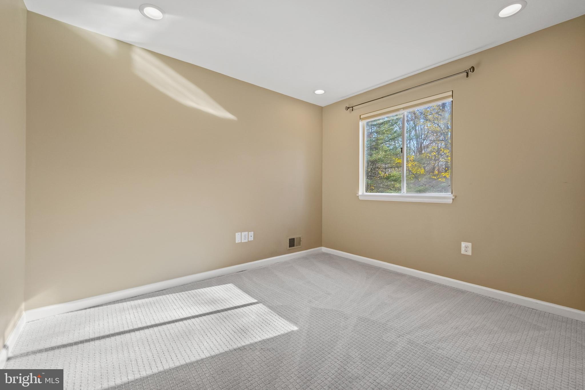 105 Stonegate Drive Silver Spring, MD 20905 - Photo 28 of 35 Fourth Bedroom