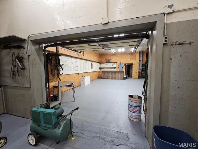 $140,000 | 103 East Broad Street, Raymond, IL 62560