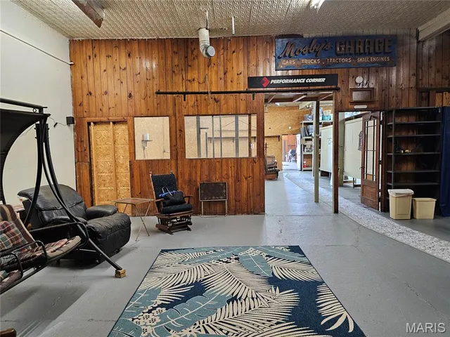 $140,000 | 103 East Broad Street, Raymond, IL 62560