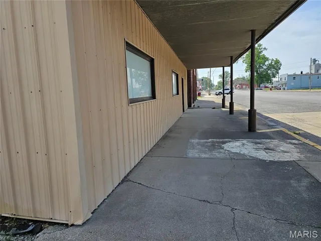 $140,000 | 103 East Broad Street, Raymond, IL 62560